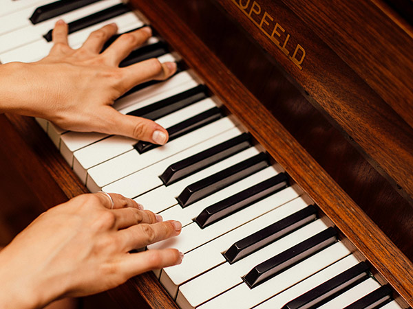play piano